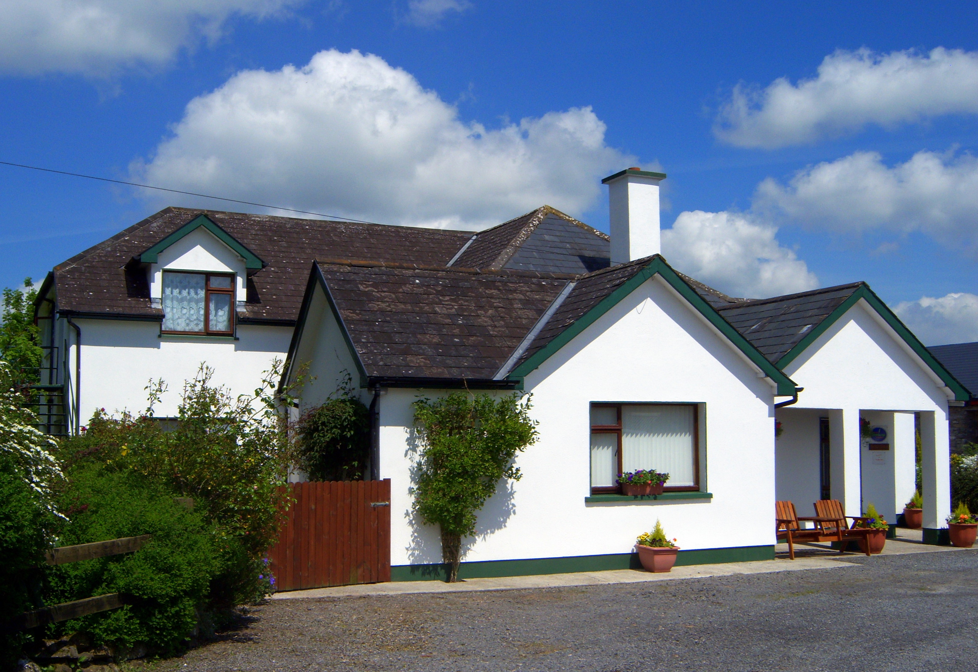 VALLEY LODGE
