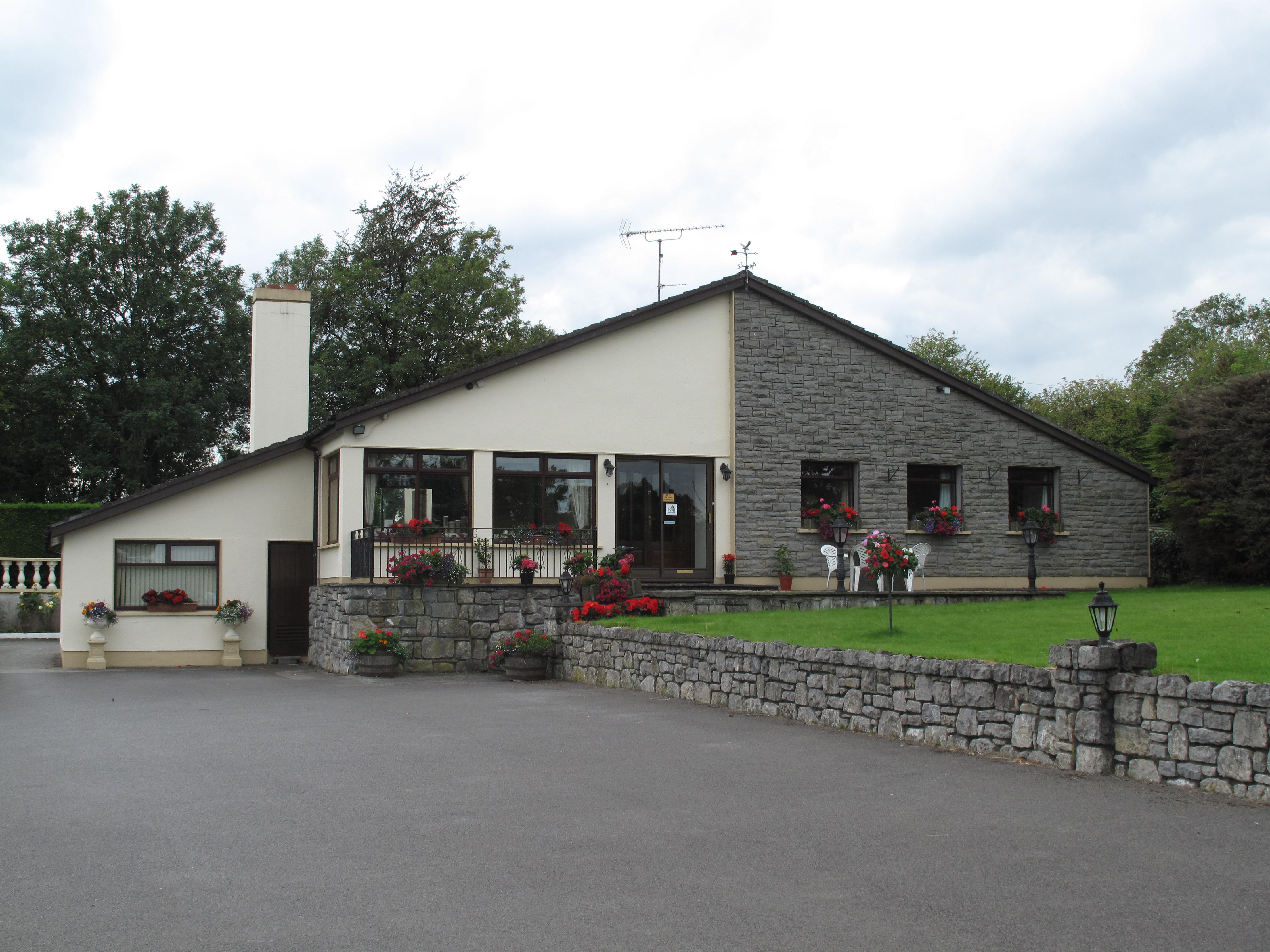 BURREN LODGE