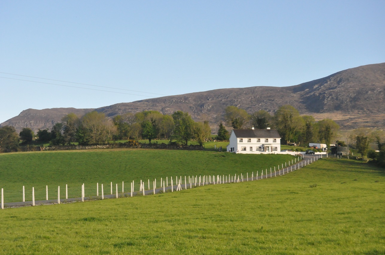 VALLEY VIEW FARMHOUSE
